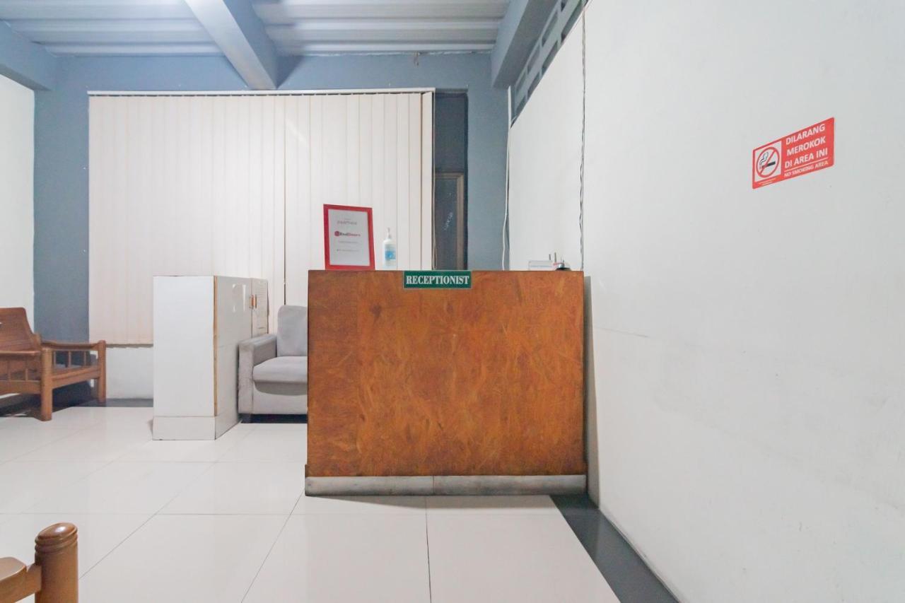 Hotel Reddoorz Syariah At Cigadung Raya Street Bandung Exterior foto