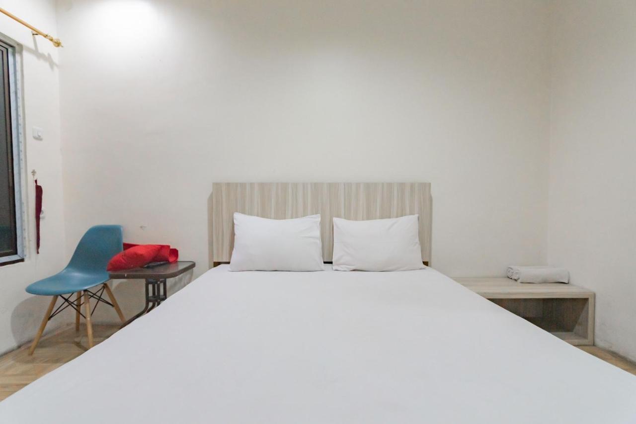 Hotel Reddoorz Syariah At Cigadung Raya Street Bandung Exterior foto